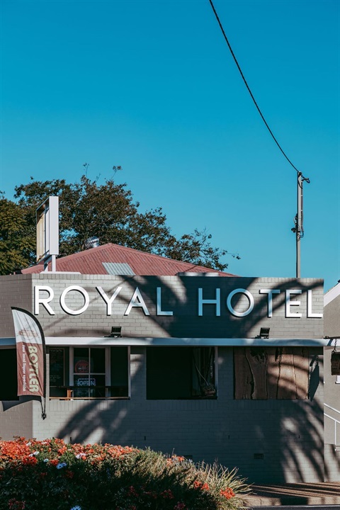 Inglewood Royal Hotel