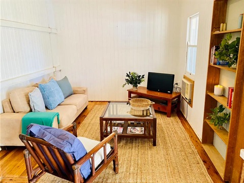 Country cottage lounge room