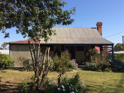 Rachels-Cottage-taken-from-AirBNB.jpg